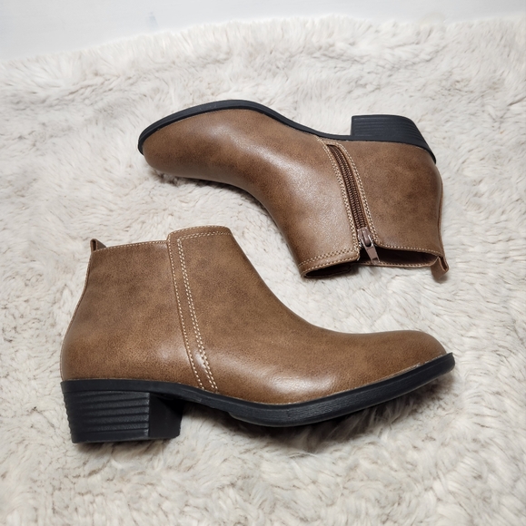 Sugar Tabby Women's Short Brown Booties - Picture 6 of 6